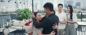 Handsome TV Police Officers and Their Hilariously Lukewarm On-Screen Romance Reactions - image 8