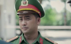 Handsome TV Police Officers and Their Hilariously Lukewarm On-Screen Romance Reactions - image 7