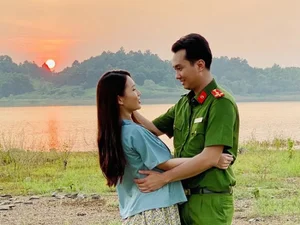 Handsome TV Police Officers and Their Hilariously Lukewarm On-Screen Romance Reactions - image 1