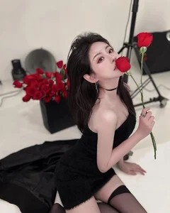 The Enigmatic Heiress: Inside the World of China's Mysterious Wealthy Influencer - image 4