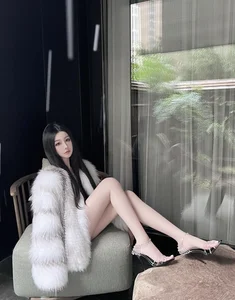 The Enigmatic Heiress: Inside the World of China's Mysterious Wealthy Influencer - image 1