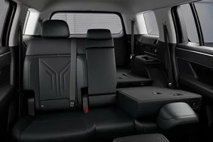 2025 Hyundai SantaFe Hybrid Expected in Vietnam with Attractive Pricing - image 7
