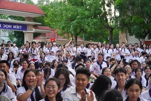 Ho Chi Minh City High Schoolers Rock Out in Epic On-Campus Music Festivals - image 6