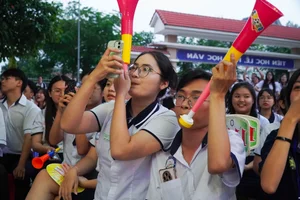 Ho Chi Minh City High Schoolers Rock Out in Epic On-Campus Music Festivals - image 1