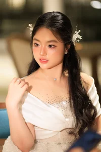 The Stunning Transformation of Supermodel Thuy Hanh’s Daughter Suti into a Beautiful Young Woman - image 10