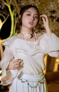 The Stunning Transformation of Supermodel Thuy Hanh’s Daughter Suti into a Beautiful Young Woman - image 2