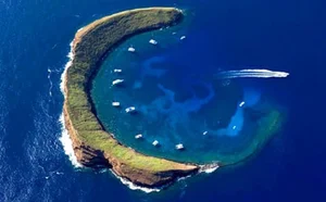 Earth's Most Uniquely Shaped Islands: Nature's Bizarre and Beautiful Creations - image 9