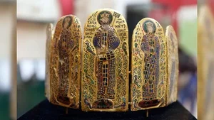 Ancient Secrets Revealed: The 1,000-Year-Old Crown with Mysterious Inscriptions - image 5
