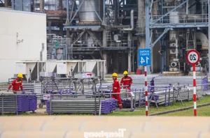 A Rare Look Inside Vietnam’s Largest Oil Refinery: Industrial Might Revealed - image 17