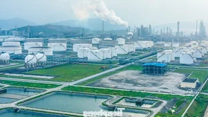 A Rare Look Inside Vietnam’s Largest Oil Refinery: Industrial Might Revealed - image 13