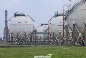 A Rare Look Inside Vietnam’s Largest Oil Refinery: Industrial Might Revealed - image 11