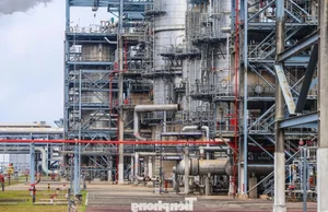 A Rare Look Inside Vietnam’s Largest Oil Refinery: Industrial Might Revealed - image 7