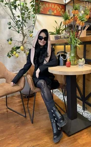 Minh Ha Captivates Fans with Ageless Beauty Alongside Her Four Children - image 11