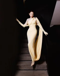 Minh Ha Captivates Fans with Ageless Beauty Alongside Her Four Children - image 8