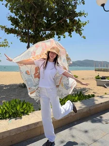 Minh Ha Captivates Fans with Ageless Beauty Alongside Her Four Children - image 4