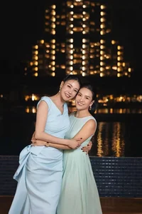 Minh Ha Captivates Fans with Ageless Beauty Alongside Her Four Children - image 2