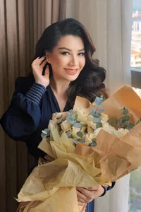 Trizzie Phuong Trinh Redefines Fashion and Confidence with Sexy Style at Age 57 - image 7