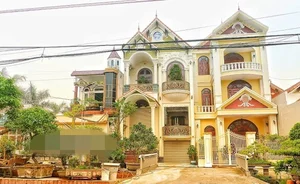 Inside Nam Dinh’s Famous Billionaire Village of Grand Castles - image 3