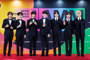 Melon Music Awards 2023: NewJeans Dominates with Historic Wins and Performances - image 2