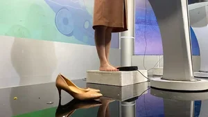 Hilarious Behind-the-Scenes Secrets of TV News Anchors and Editors - image 4