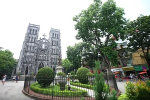 Stunning Aerial Views of Hoan Kiem District's Historical Landmarks in Hanoi - image 11
