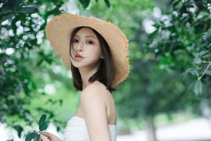 YiTuYu Art Language Vol.10572 featuring Model Jing Zhu - image 13