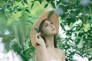 YiTuYu Art Language Vol.10572 featuring Model Jing Zhu - image 9