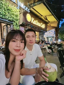 Vietnamese Stars Celebrate Success: Midu's Master's Degree and Van Dung's Nostalgic Family Moments - image 4
