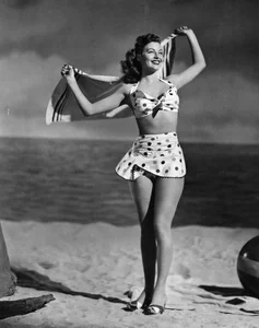Iconic Beauty: The 15 Most Captivating Actresses of the 20th Century - image 5