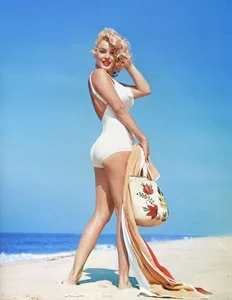 Iconic Beauty: The 15 Most Captivating Actresses of the 20th Century - image 9