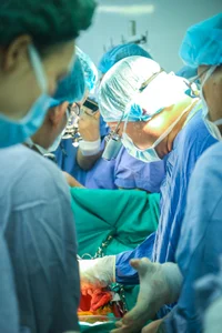 Vietnam Achieves Medical Milestone with First Successful Domino Organ Transplant - image 11