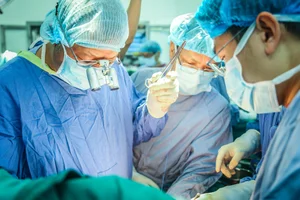 Vietnam Achieves Medical Milestone with First Successful Domino Organ Transplant - image 12