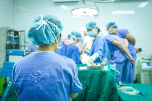 Vietnam Achieves Medical Milestone with First Successful Domino Organ Transplant - image 19