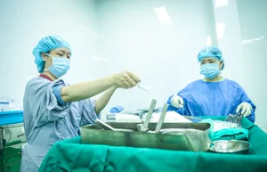 Vietnam Achieves Medical Milestone with First Successful Domino Organ Transplant - image 17