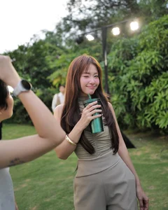 Actress Kha Ngan Shines with Radiant Natural Beauty and Effortless Style - image 1