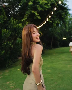 Actress Kha Ngan Shines with Radiant Natural Beauty and Effortless Style - image 7