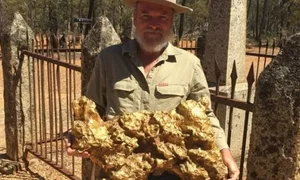 The World's Largest Gold Nuggets: A Look at Earth's Most Incredible Natural Treasures - image 5
