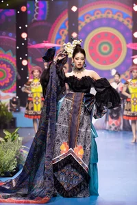 Top Three Vietnamese Beauty Queens Dominating High Fashion Runways as Vedettes - image 8
