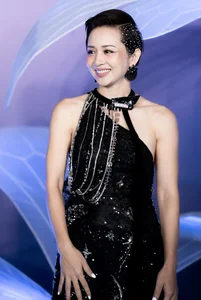 Star-Studded Premiere: The Cast of 'Sisters Who Make Waves 2024' - image 4