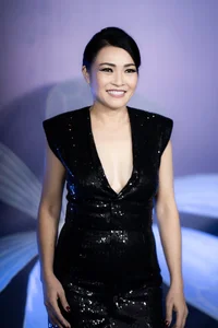 Star-Studded Premiere: The Cast of 'Sisters Who Make Waves 2024' - image 2