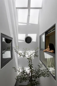 Innovative 108-Square-Meter Multi-Generational Home with Seamless Continuous Spaces - image 13