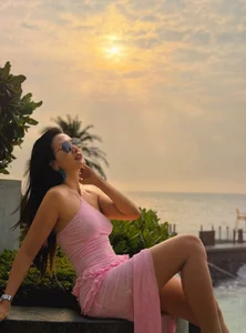 From Top Vedette to Resilient Single Mother: A Remarkable Life Story - image 1