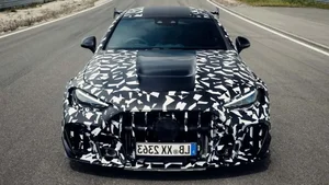 Mercedes-Benz 2026: A Revolution from Petrol to Electric - image 3