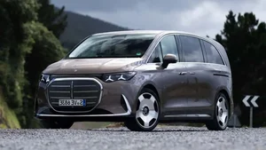 Mercedes-Benz 2026: A Revolution from Petrol to Electric - image 1