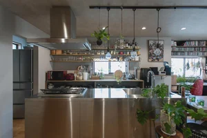 Smart Split-Level Living: Inside a Modern Three-Story Japanese Townhouse - image 11