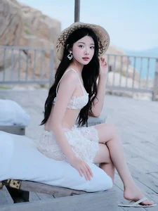 Quynh Truong Stuns in White Lace Bikini: A Viral Social Media Moment - image 5