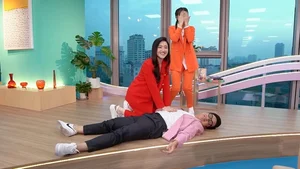 Chic Masculine Fashion of MC Huyen Trang Mu Tat on VTVGo - image 2