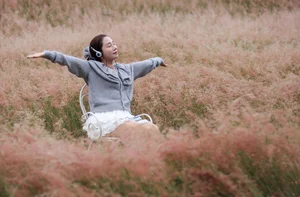 The Fairytale Pink Grass Hills of Tuyen Lam Lake in Da Lat - image 6