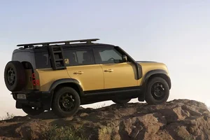 Land Rover Defender Trophy Edition: Rugged Luxury Starting at 2.9 Billion VND - image 0