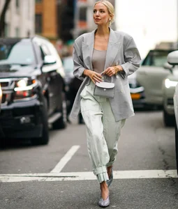 Essential Fashion Guide: 5 Must-Have Items for the Modern Wardrobe This Year - image 11